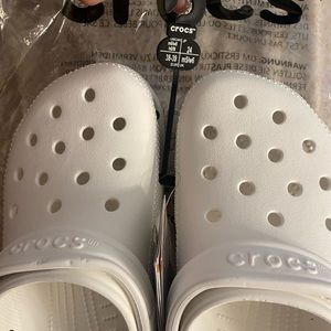 Classic white crocs NWT women’s 8 men’s 6